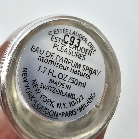 EMPTY Pleasures by Estēe Lauder Perfume Bottle - Picture 2 of 2